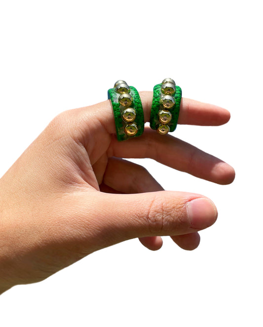 Green dotted gold bead ring set